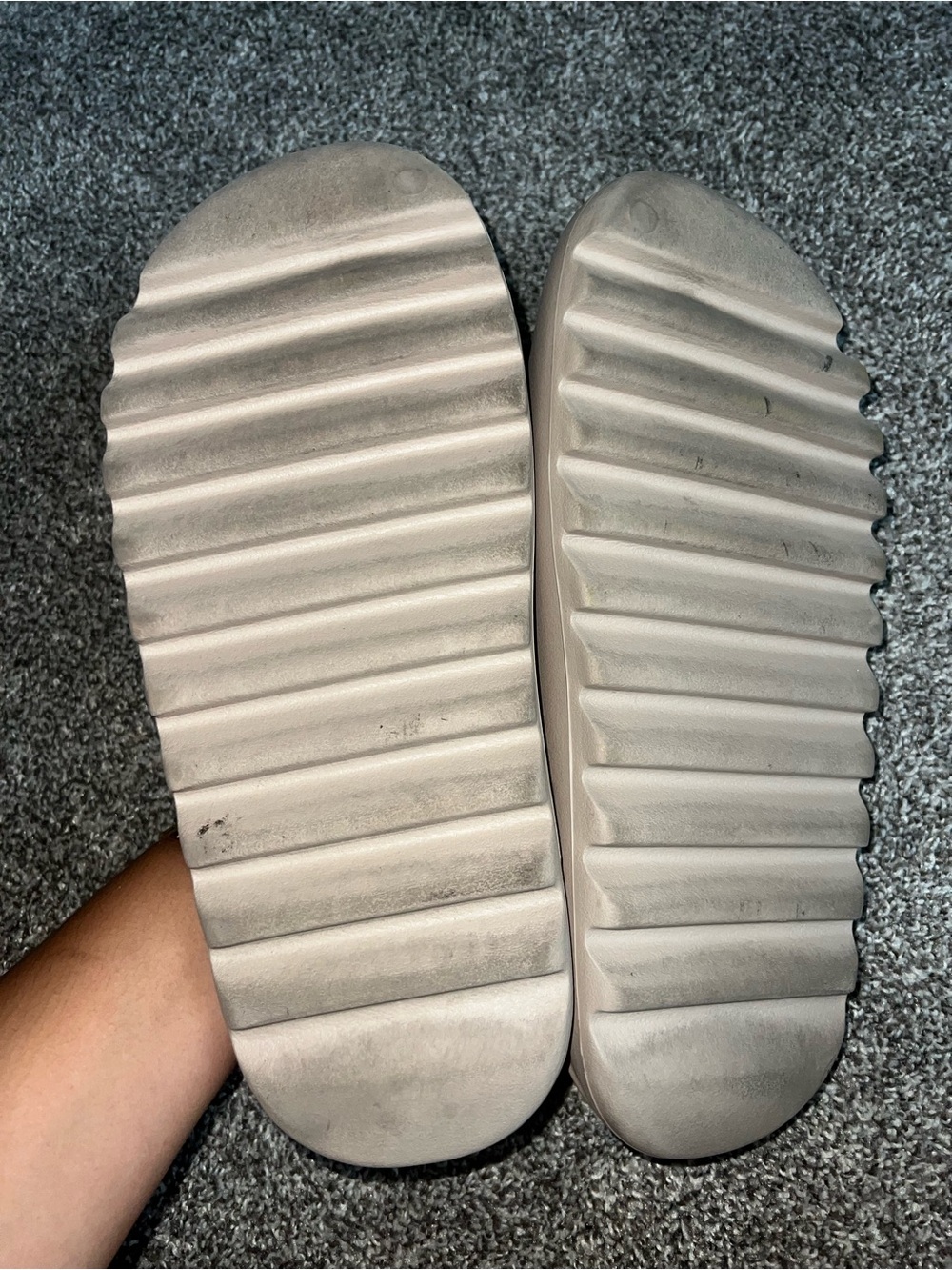 Men’s Yeezy Slides - Picture 2 of 3
